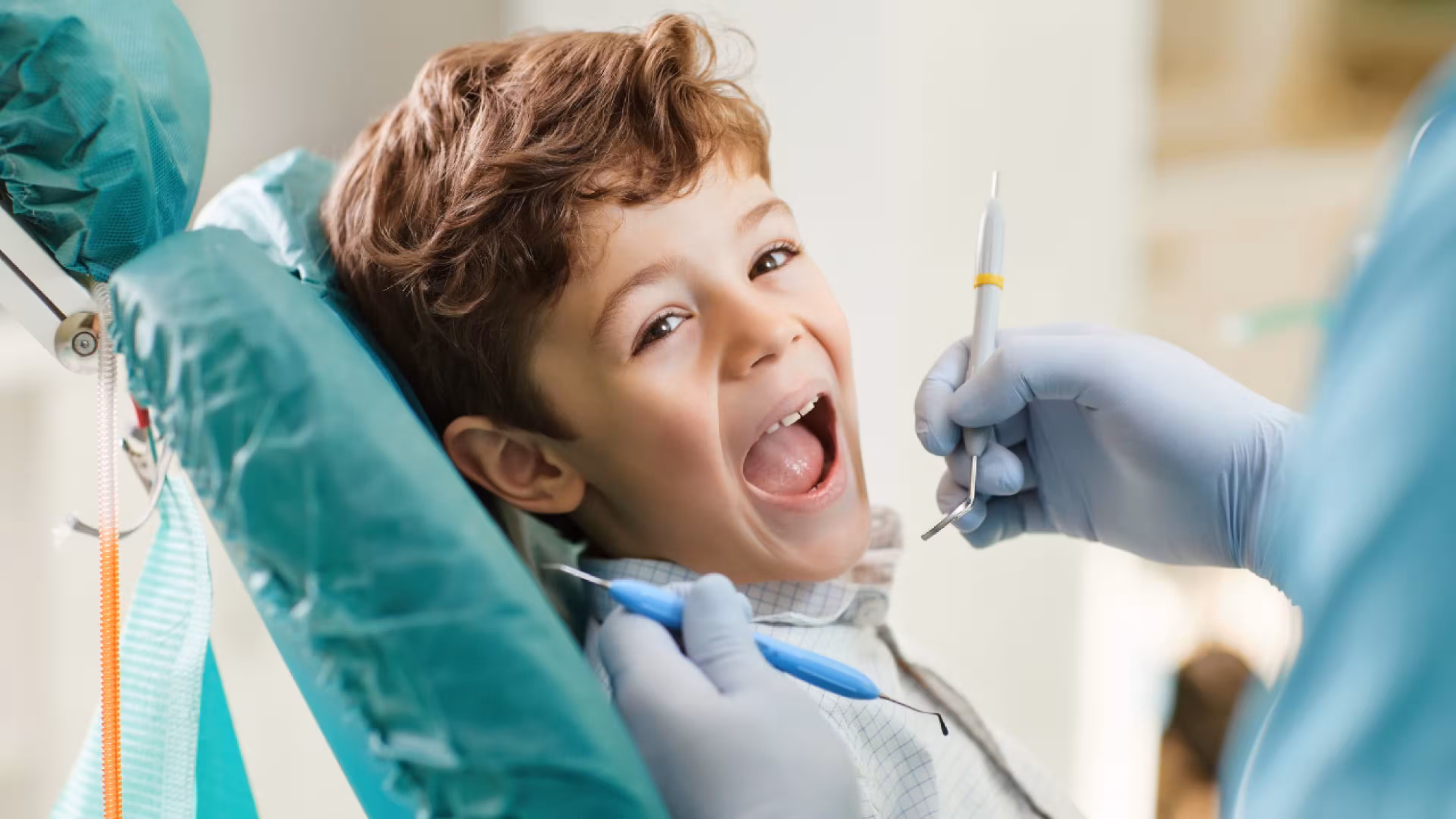 Kedy ísť s dieťaťom k zubárovi? Oveľa skôr, než si myslíte