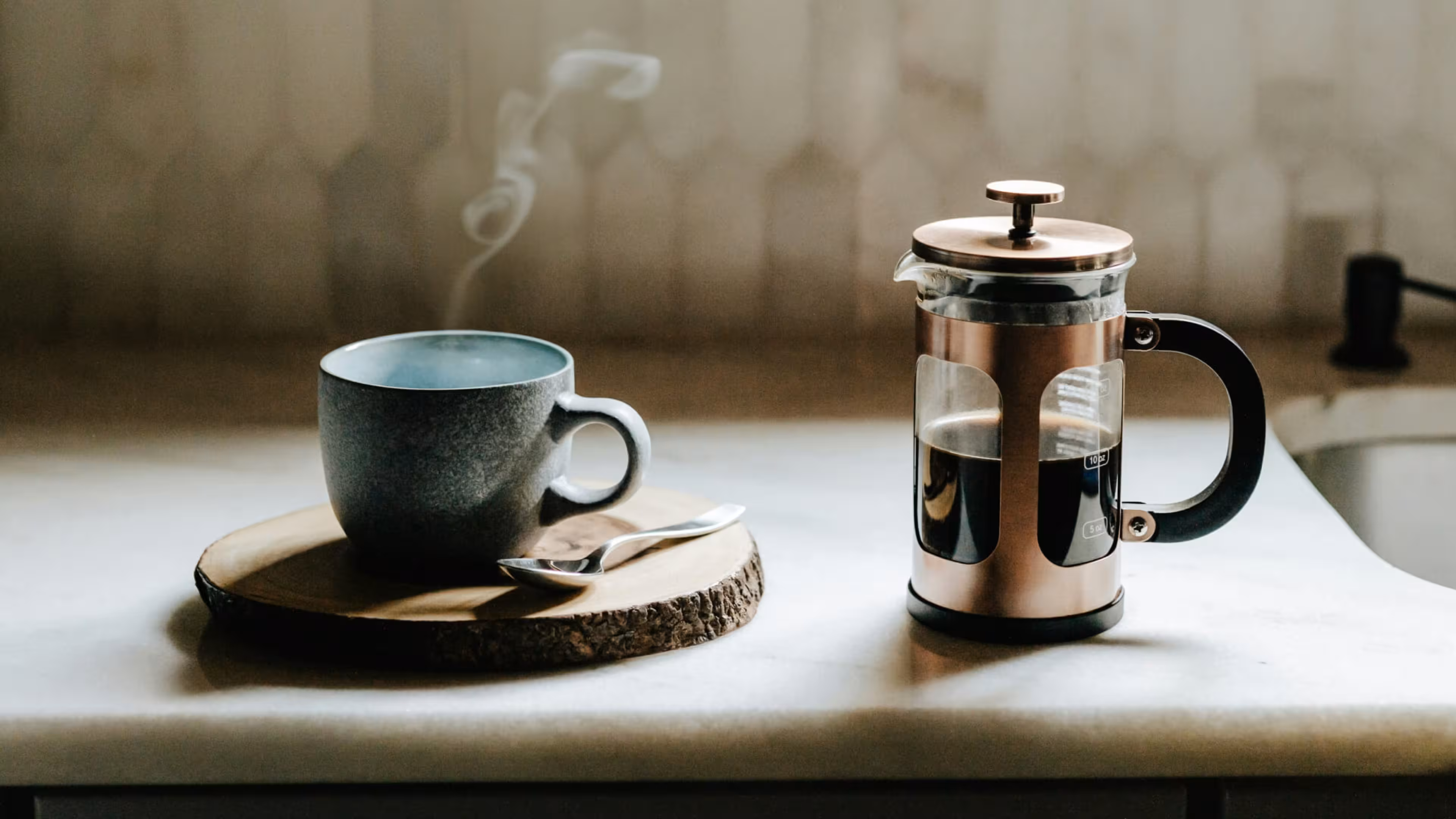 Čím si osladiť čaj a kedy nesladiť vôbec?