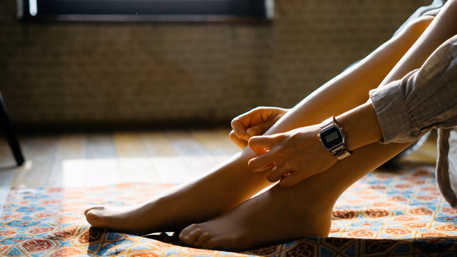 Aké sú hlavné príčiny vzniku plochých nôh? A čo (ne)robiť, aby sme našim deťom zbytočne nenarušili prirodzený pohybový vývoj?